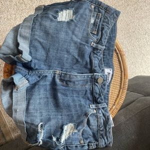 Adorable and soft mid rise jean shorts by Paige
